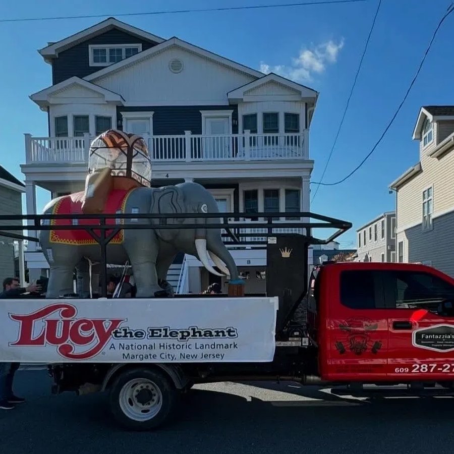 Lucy the Elephant replica on the Fantazzia Co flatbed in Margate